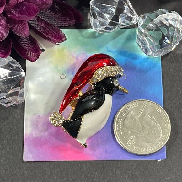 Chilly Willy Penguin Lapel Pin Christmas Santa Bling Badge Pin Brooch Jewelry - Picture 2 of 6